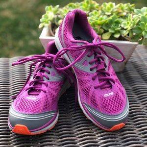 PEARL IZUMI women’s athletic Shoes